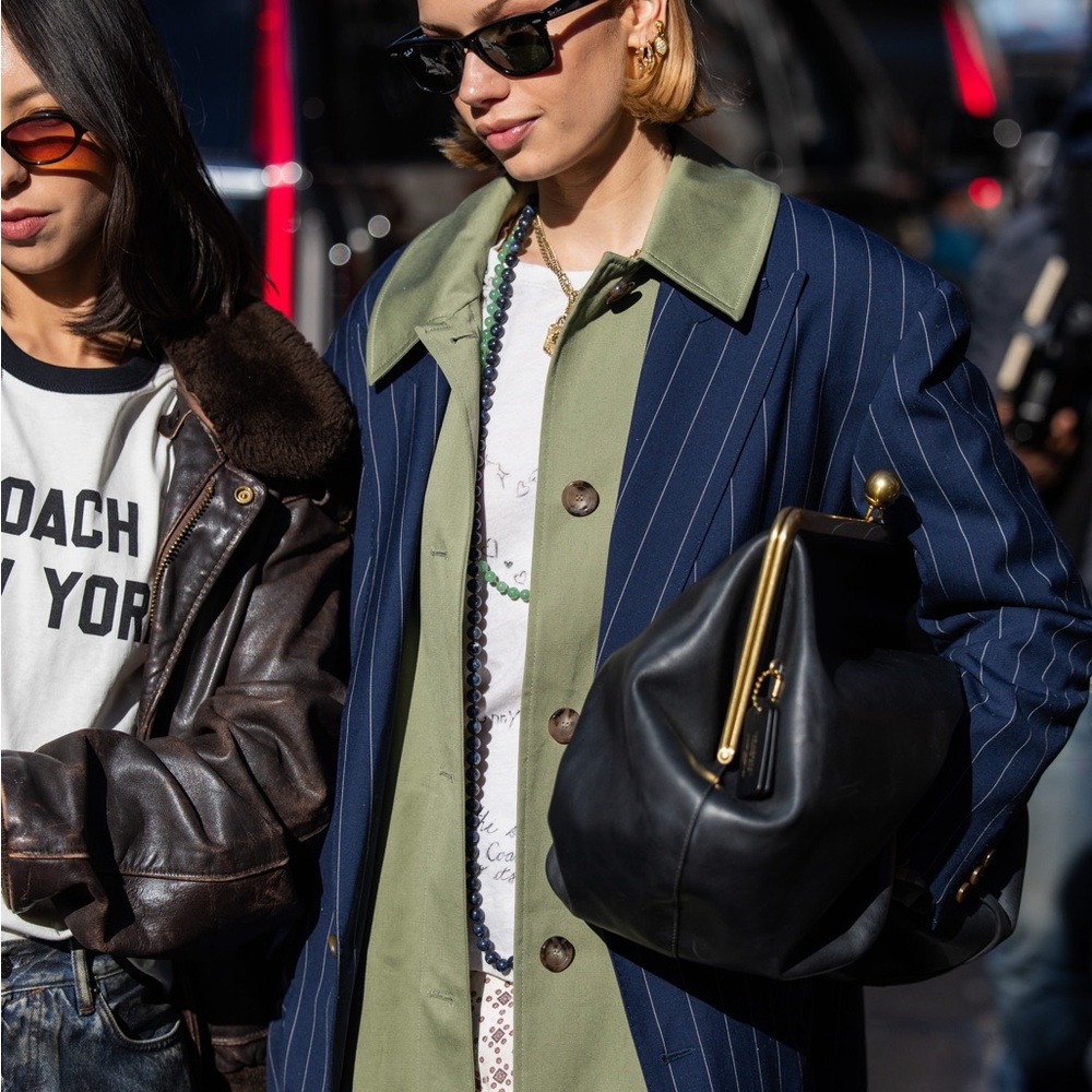 COACH Large Kisslock Frame Bag Designer Black Leather Clutch with Gold NEW TAGS - Picture 6 of 17